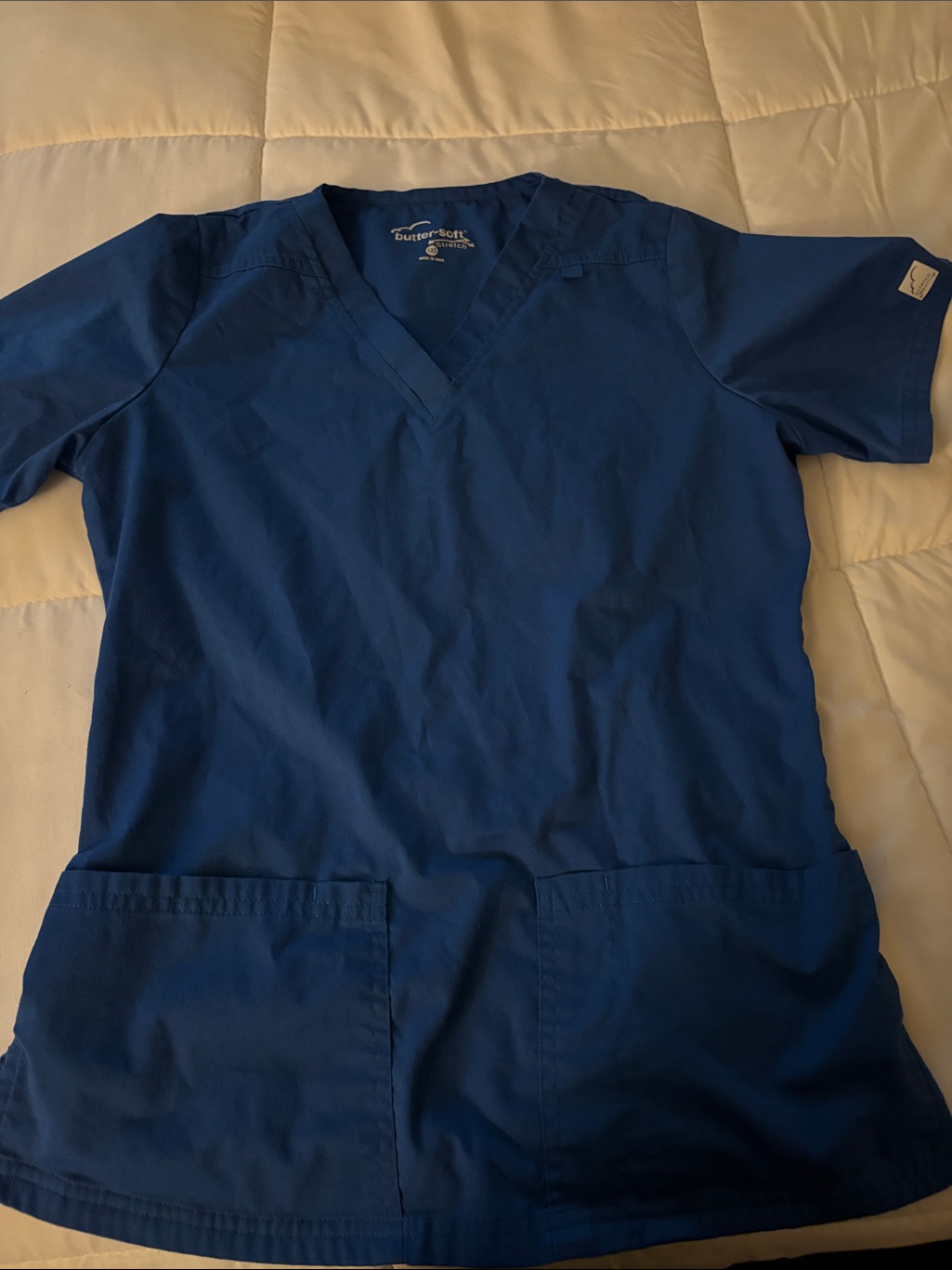 Women's 4-Pocket V-Neck Scrub Top/ Women's 5-Pocket Cargo Jogger Scrub Pants